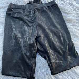 Kardashian Kollection Python Print Wet Look Leggings 💫Size M